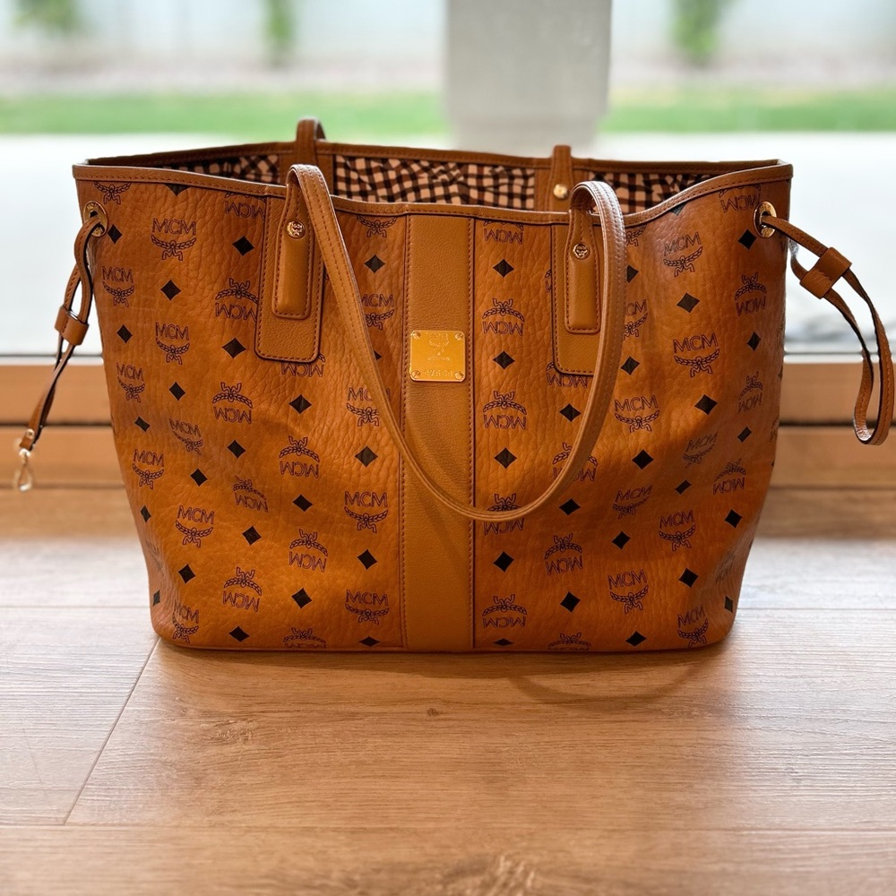 MCM Visetos Tote (Medium, Cognac)
